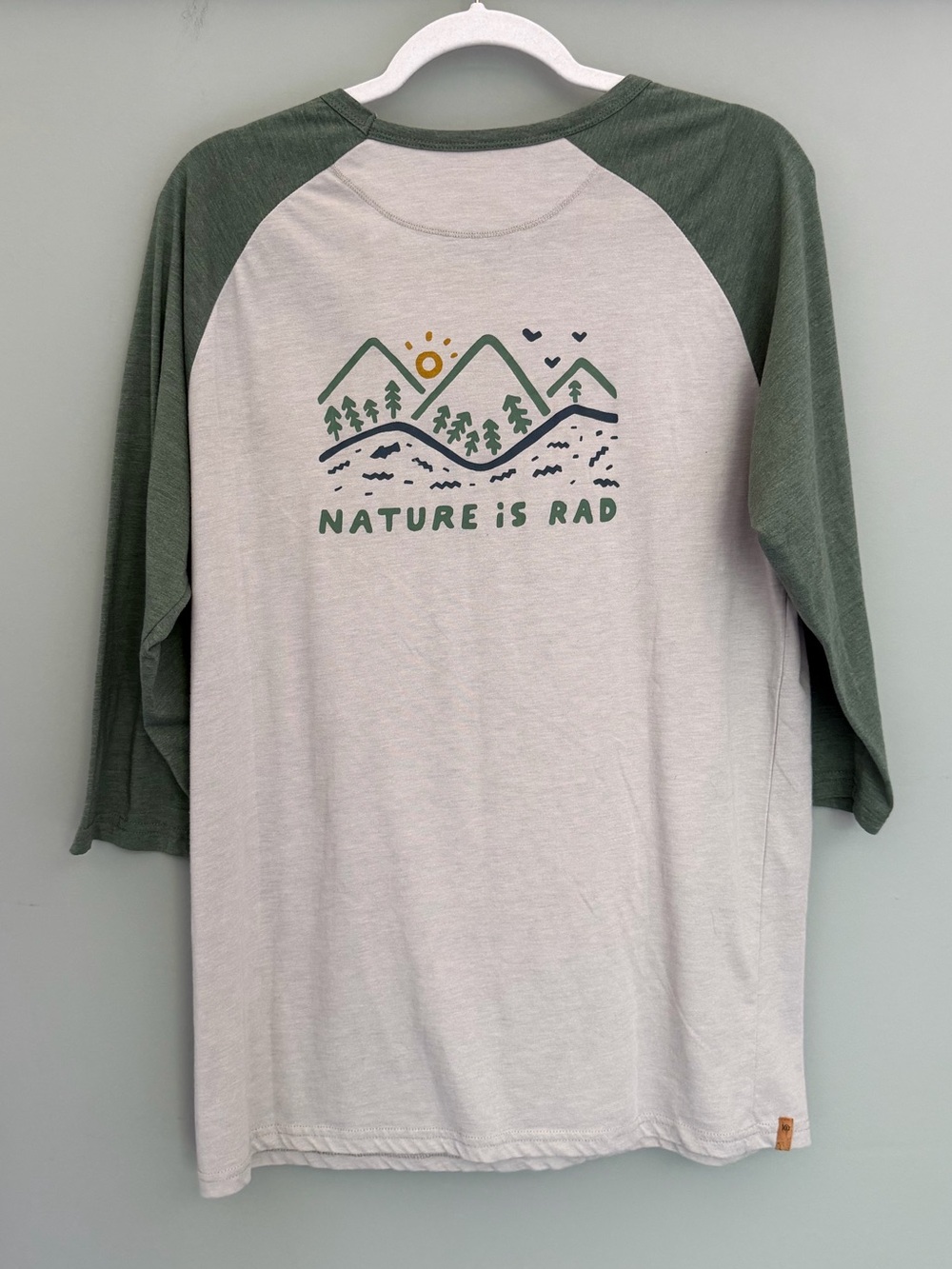 Tentree "Nature Is Rad" Light Gray Green Raglan 3/4 Sleeve Baseball Gorpcore Tee